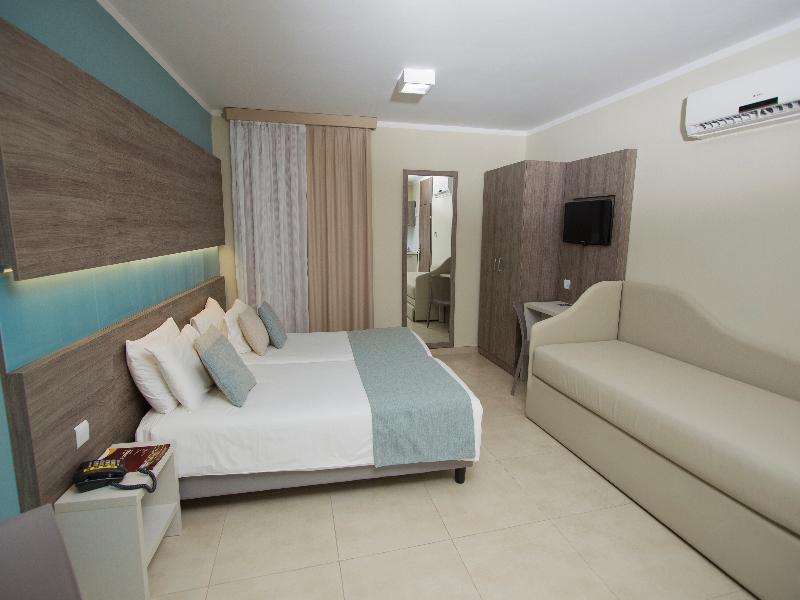 Strand Suites By Neu Collective Gzira Bagian luar foto